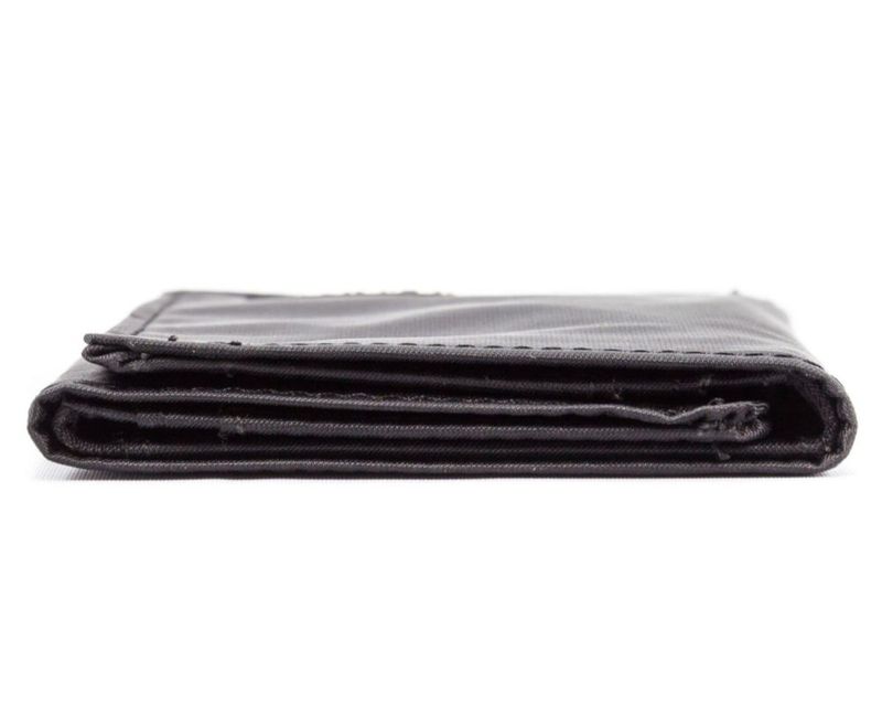 Billetera Big Skinny Tri-Fold Negra Capacidad para 25 Tarjetas