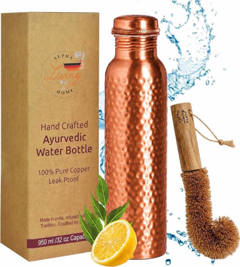 Botella Alpha Living Home de cobre martillado 950 ml