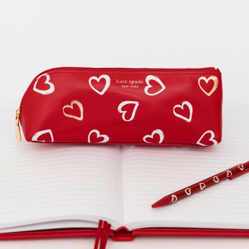 Estuche para lápices y bolígrafos Kate Spade New York 22 cm Corazones
