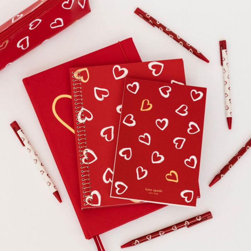 Estuche para lápices y bolígrafos Kate Spade New York 22 cm Corazones