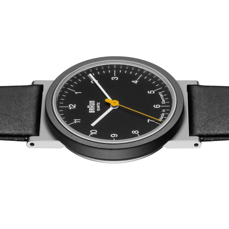 Reloj Braun AW10 negro con correa de cuero y ventana de fecha