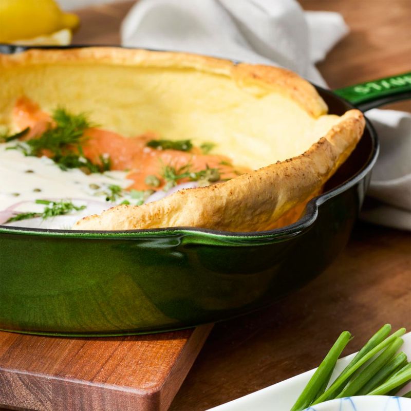 Sartén tradicional STAUB 28 cm verde albahaca de hierro fundido
