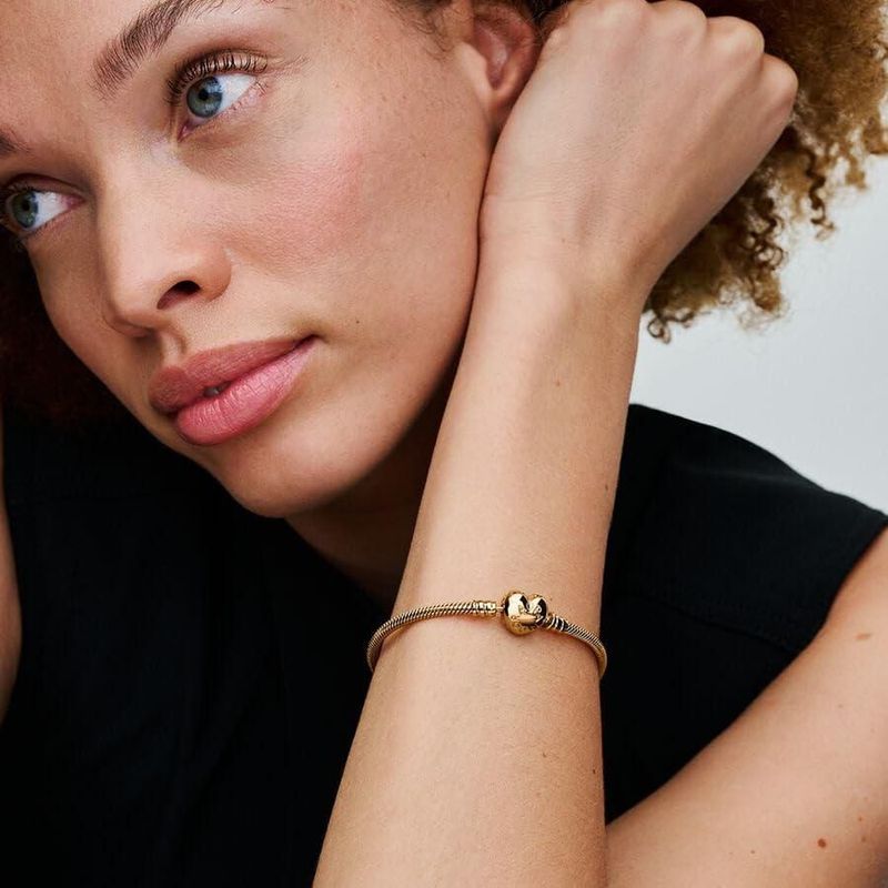 Pulsera Pandora Moments de cadena serpenteada con cierre de corazón 20 cm chapada en oro 14k
