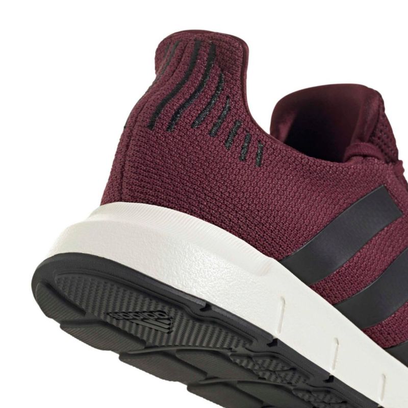 Zapatillas adidas Swift Run 1.0 Granate/Negro/Off White talla 10