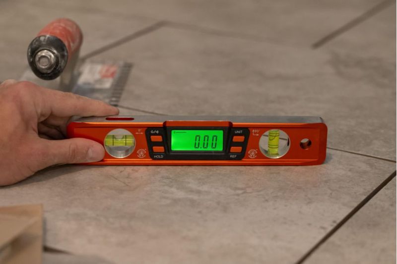 Nivel Digital Magnético Swanson Tool Co. 23 cm Naranja
