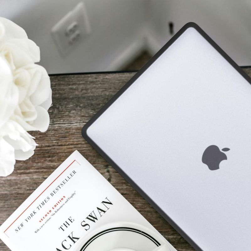 Funda BlueSwan Anti‑roturas para MacBook Air 13.3" M1 2018‑2020
