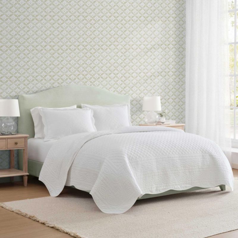 Juego de colcha Queen Martha Stewart 230×230 cm con 2 fundas decorativas