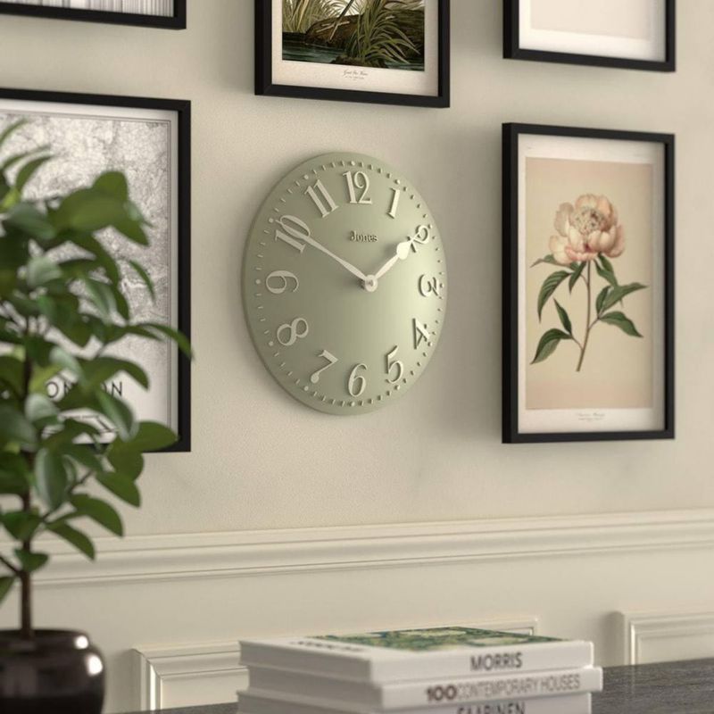 Reloj de pared JONES CLOCKS Betty 30x30 cm Verde Salvia de cuarzo