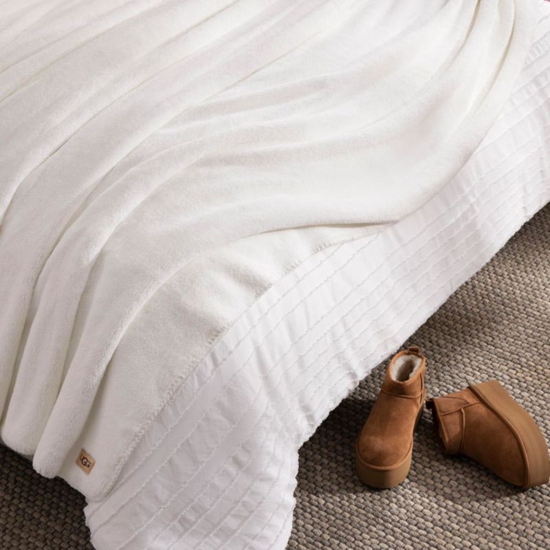 Manta UGG Whitecap Queen 228 cm x 228 cm Color Blanco
