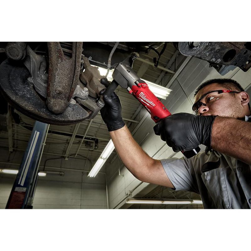Kit de llave de impacto angular de 1/2" Milwaukee M12 Fuel