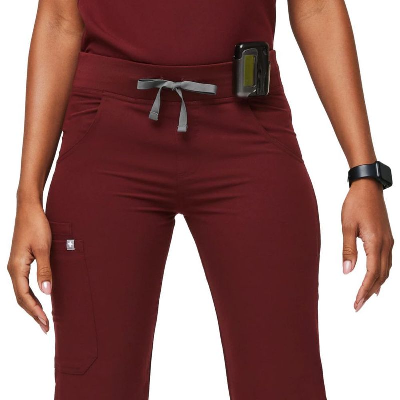 PANTALONES FIGS Kade Cargo Burdeos - Talla M