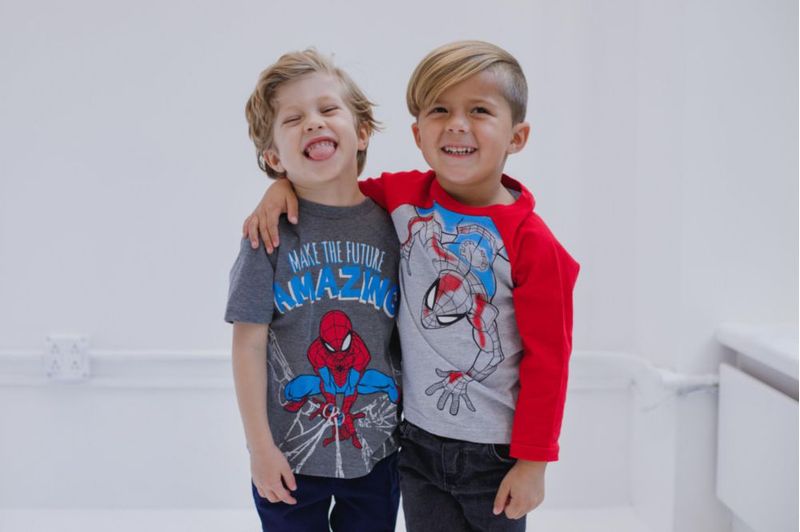 Camiseta Marvel 2-pack gris y rojo 7-8 para niños