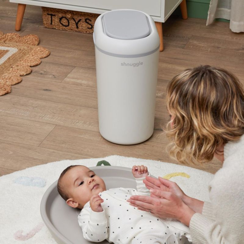 Cubo de Basura SHNUGGLE 10L Blanco con Cierre Antiolor para Guardería