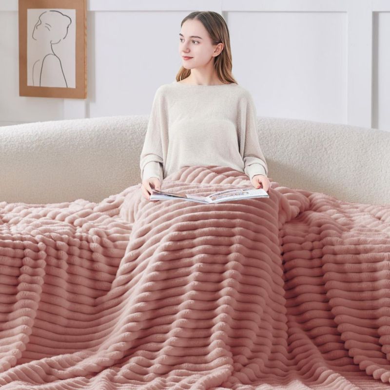 Manta BEDELITE Twin 152 cm Rosa Empolvado Acanalada de Vellón