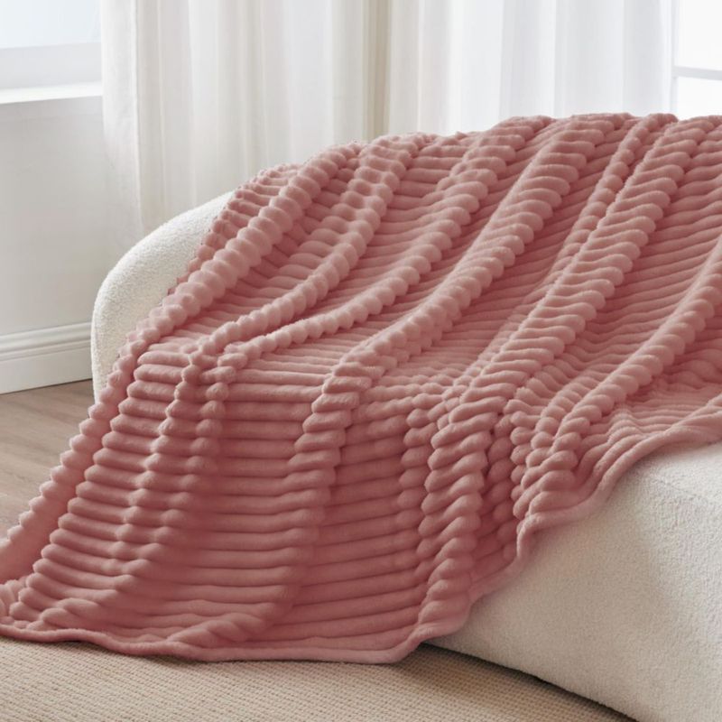 Manta BEDELITE Twin 152 cm Rosa Empolvado Acanalada de Vellón