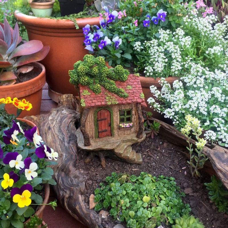 Escultura PRETMANNS Casa del árbol 23 cm para jardín exterior