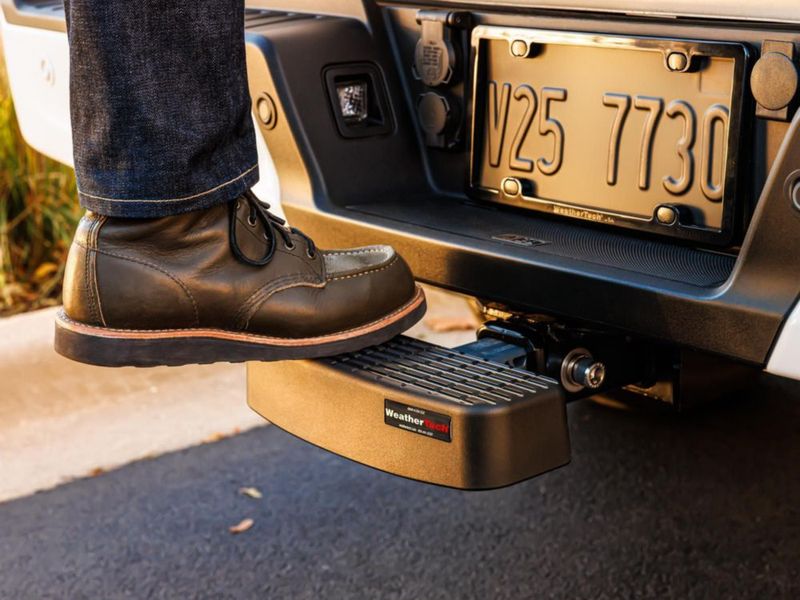 Escalón BumpStep WeatherTech 30 cm para receptor de enganche de 2 pulgadas