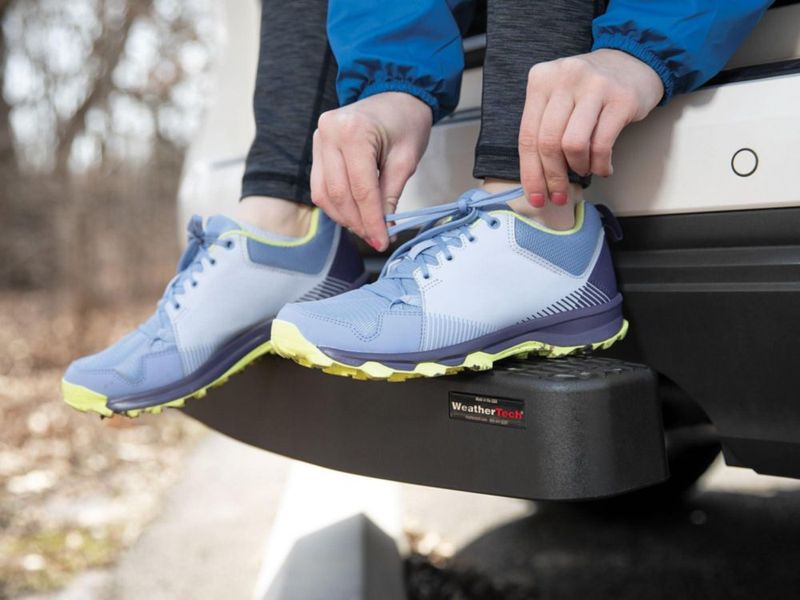 Escalón BumpStep WeatherTech 30 cm para receptor de enganche de 2 pulgadas