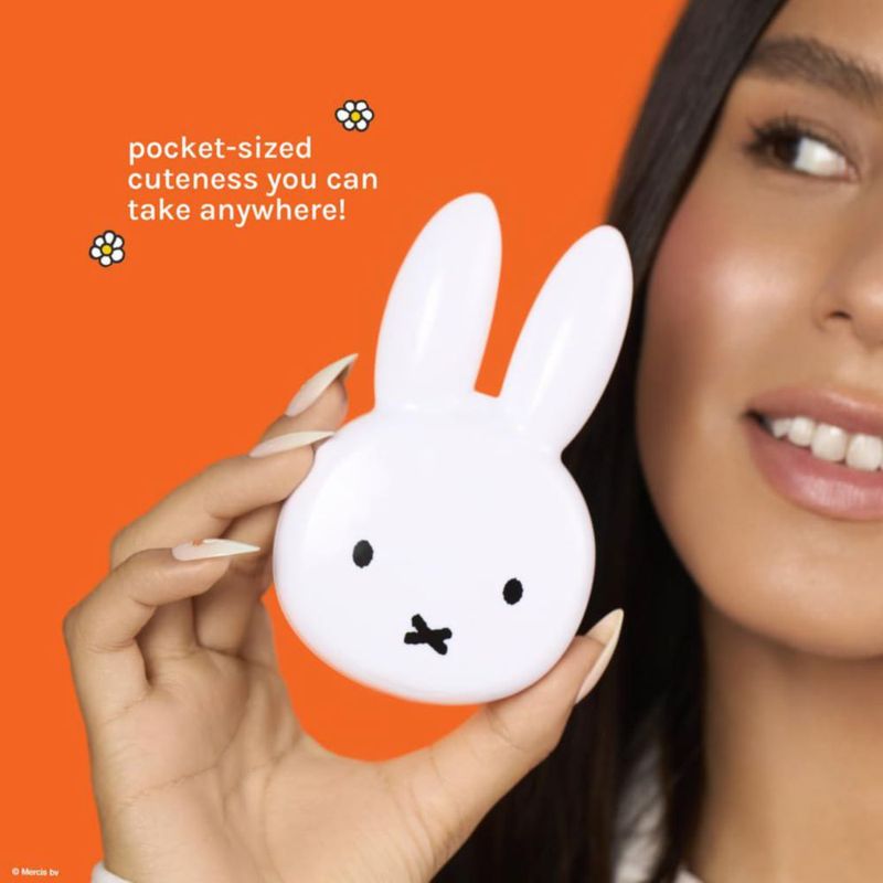 Espejo compacto The Crème Shop Miffy de doble cara HD