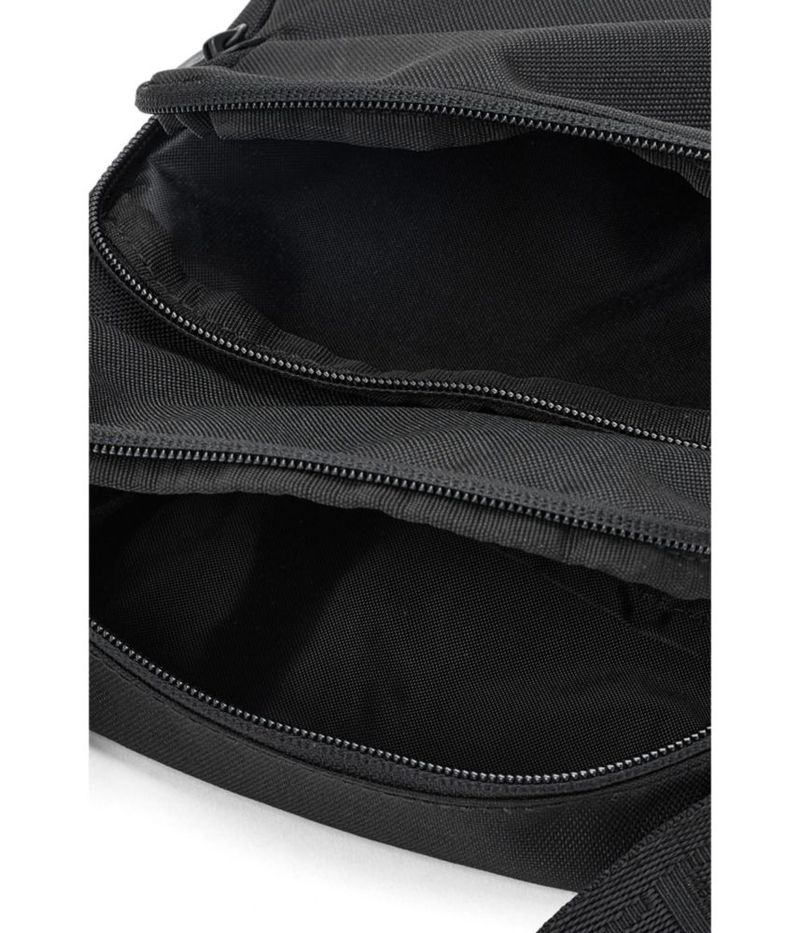 Bolso Under Armour 4L Negro Impermeable