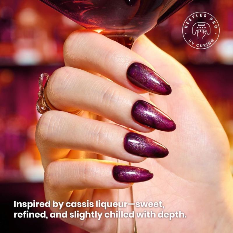 Esmalte de uñas en gel Beetles 15 ml libre de HEMA con purpurina violeta