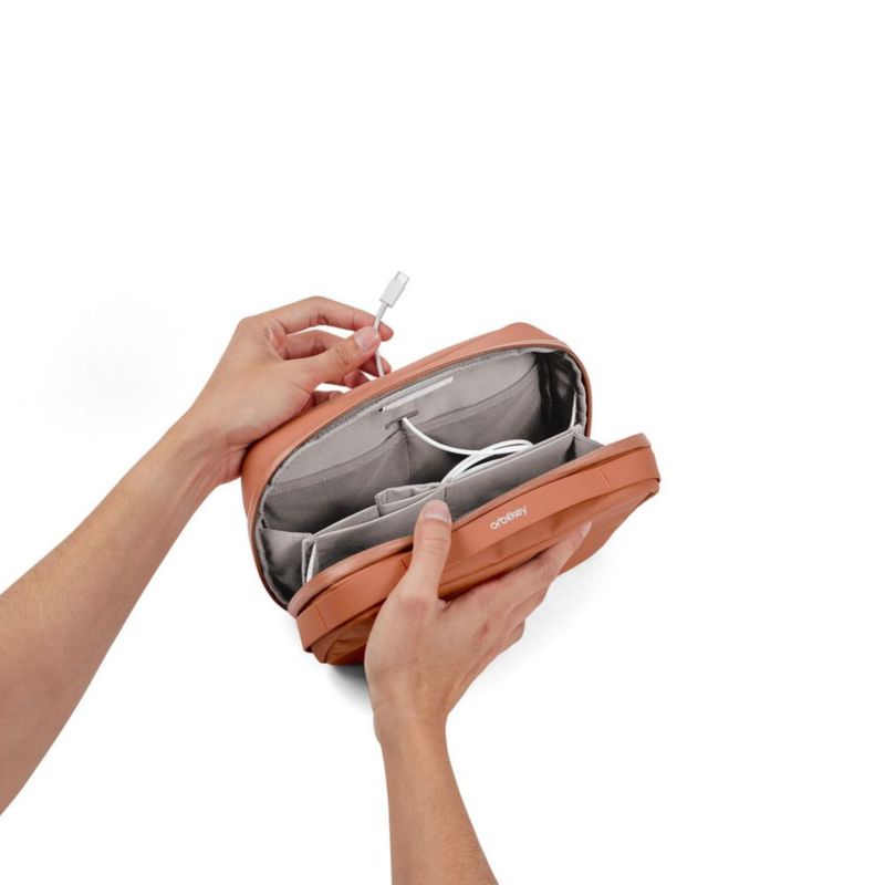 Bolsa de almacenamiento Orbitkey 2‑en‑1 para accesorios tecnológicos – Rosa