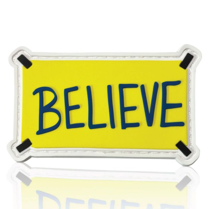 Parche EPIC Goods Believe Coach Lasso 48 × 76 cm con gancho y bucle