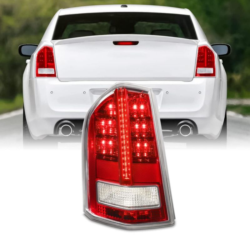 Luz trasera AKKON Chrysler 300 2011-2013 cromo/rojo