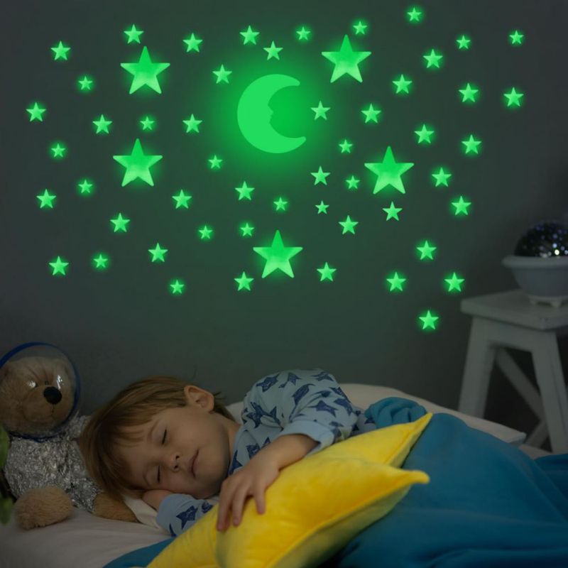 Estrellas luminiscentes OIG Brands 100 pzas Verde + Luna