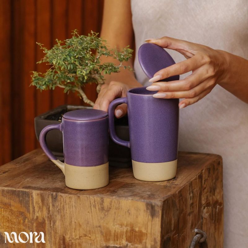Taza de té MORA 540 ml con infusor y tapa – Nebula