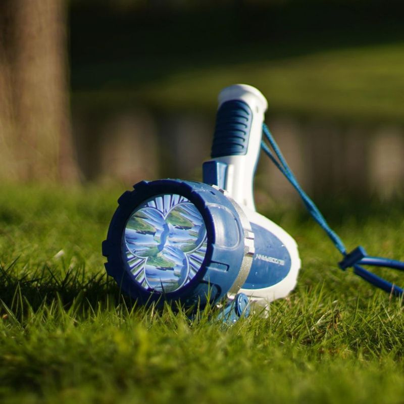 Linterna GOODSMANN 3000 lúmenes LED impermeable