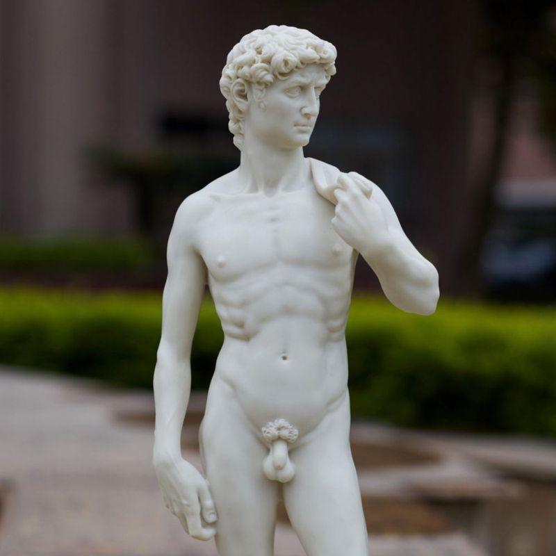 Escultura Veronese Design de 51 cm con Acabado Blanco Mármol