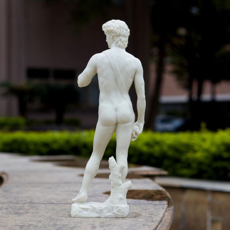 Escultura Veronese Design de 51 cm con Acabado Blanco Mármol