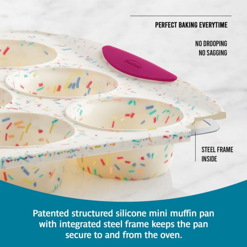 Molde para muffins Trudeau de 12 cavidades Confetti/Fucsia
