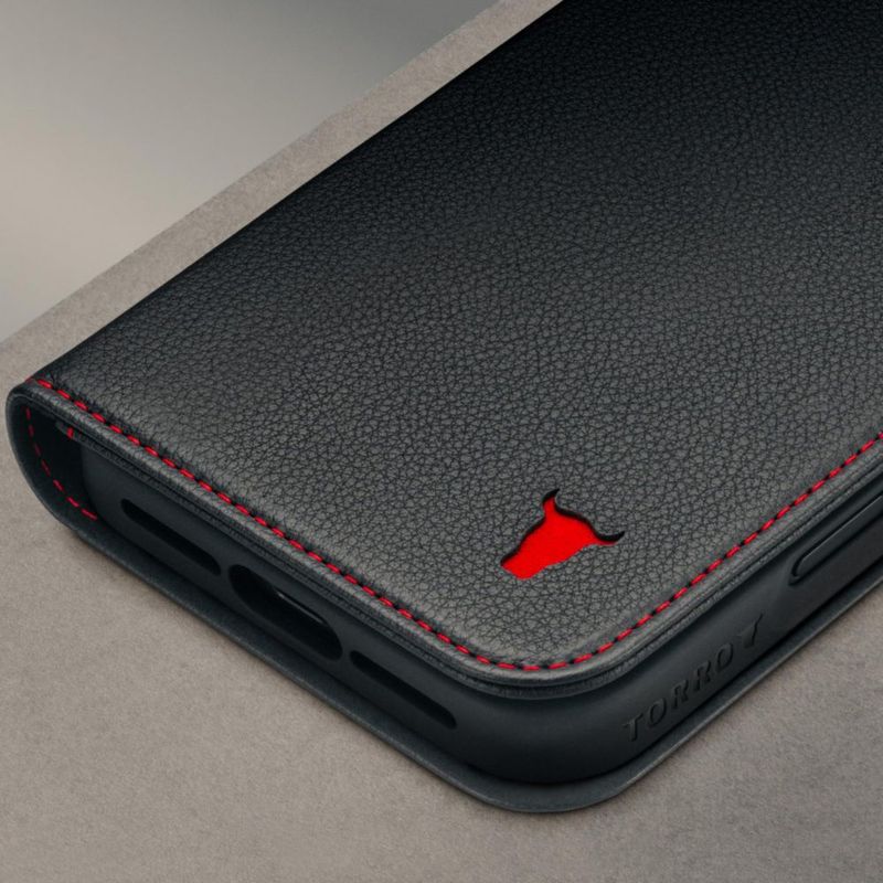 Funda TORRO de cuero negro para iPhone 18/17 Pro Max
