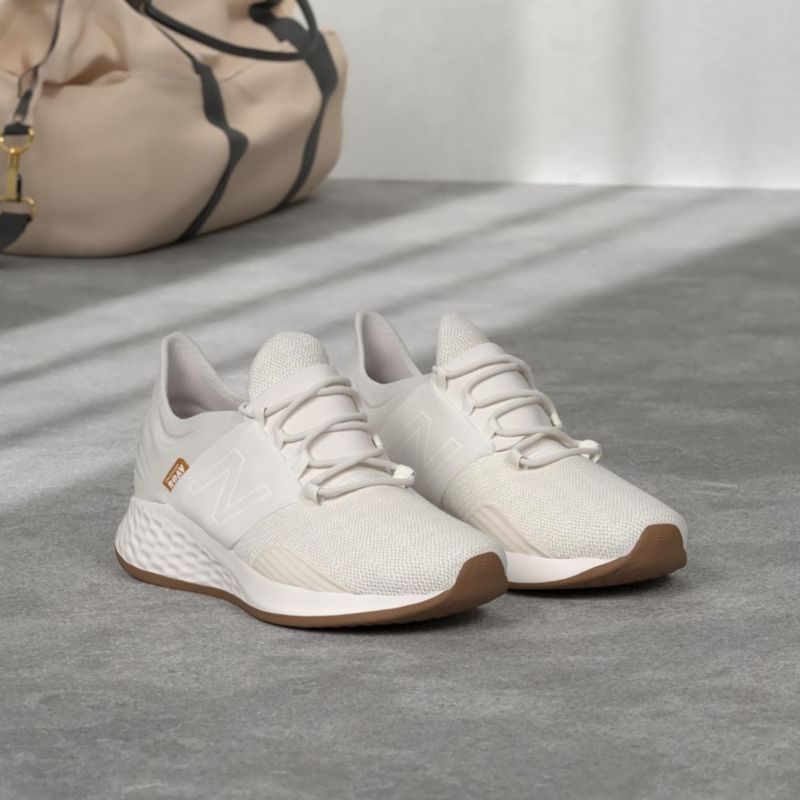 Zapatilla de running New Balance Roav V1 Blanco Papel/Gum mujer talla 11M