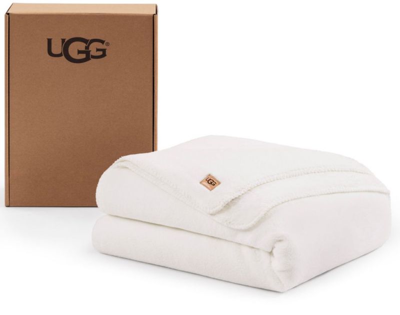 Manta UGG 167 cm x 228 cm de forro polar de felpa blanca