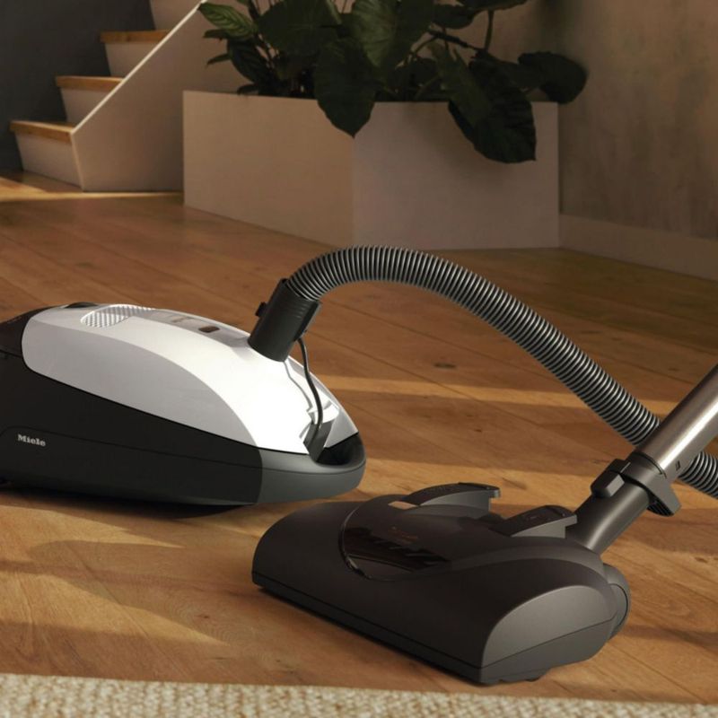 Aspiradora Miele Classic C1 Cat & Dog con Bolsa Portátil