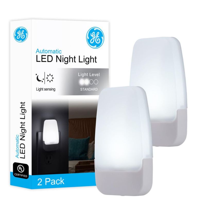 Luz nocturna GE pack de 2 unidades 5000K con sensor de crepúsculo a amanecer