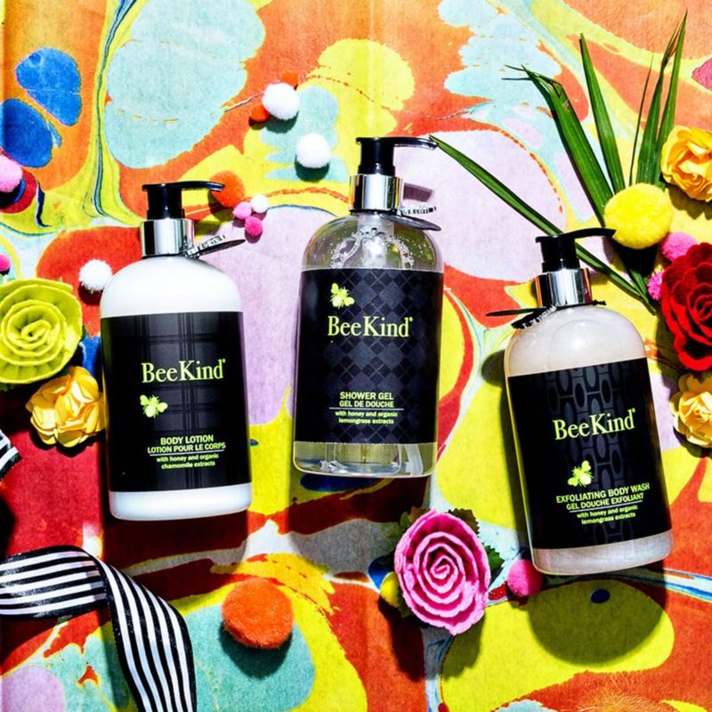 Loción para manos y cuerpo Gilchrist & Soames 440 ml BeeKind