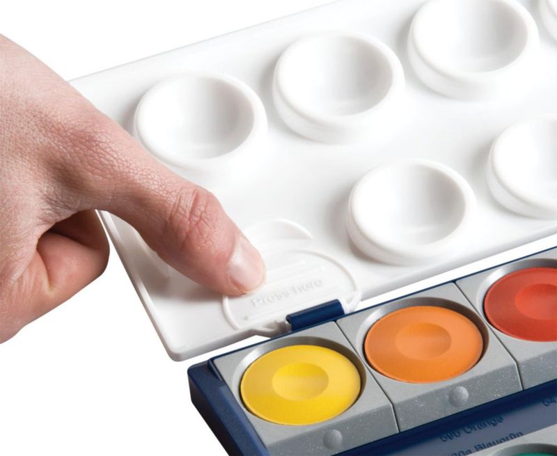 Set de acuarelas opacas Pelikan 12 colores + tubo de blanco de China (720854)
