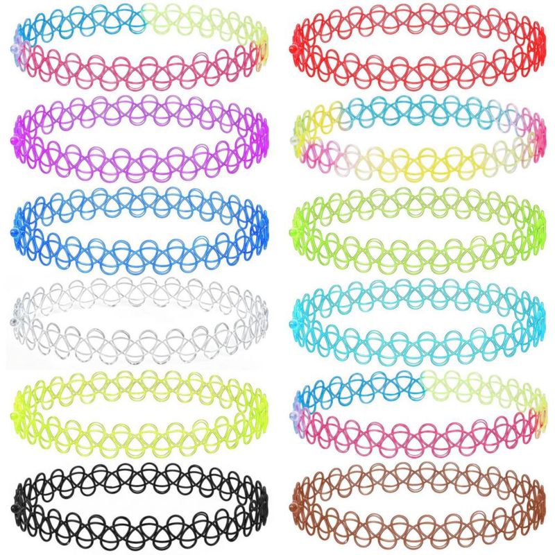 Set de 12 collares tipo choker coloridos estilo años 90 de PAGOW
