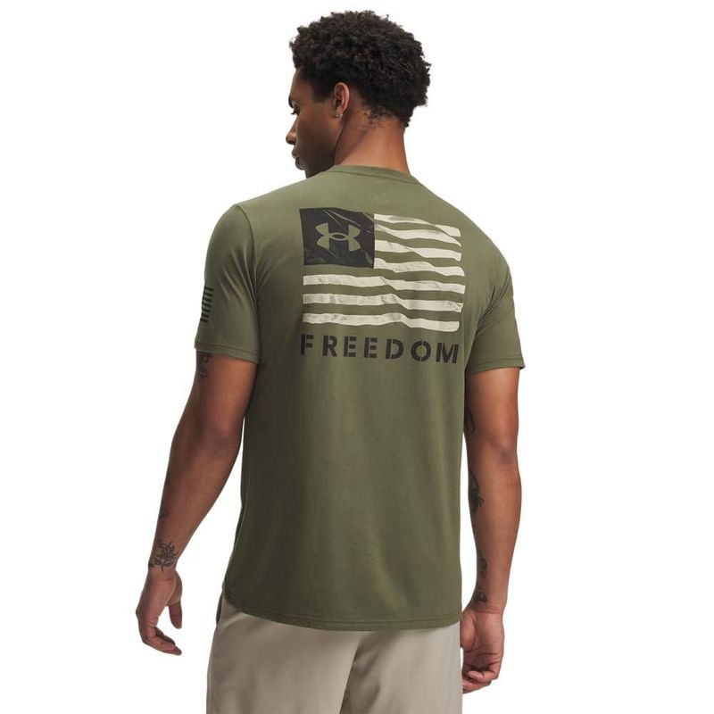 Camiseta Under Armour Freedom Banner de manga corta talla L color Verde OD Marino/Negro
