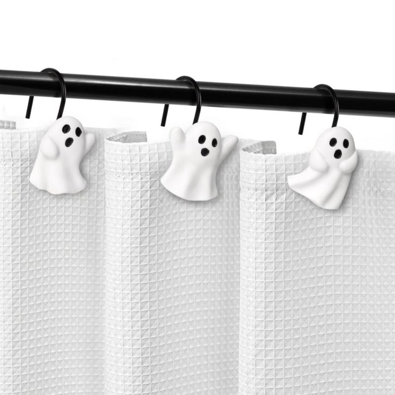 Ganchos para ducha Sunlit paquete de 12 fantasmas - Decoración Halloween