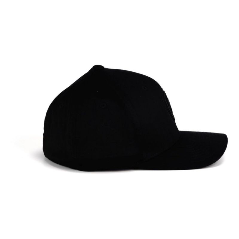 Gorra ARIAT Flexfit Negra con Escudo S/M