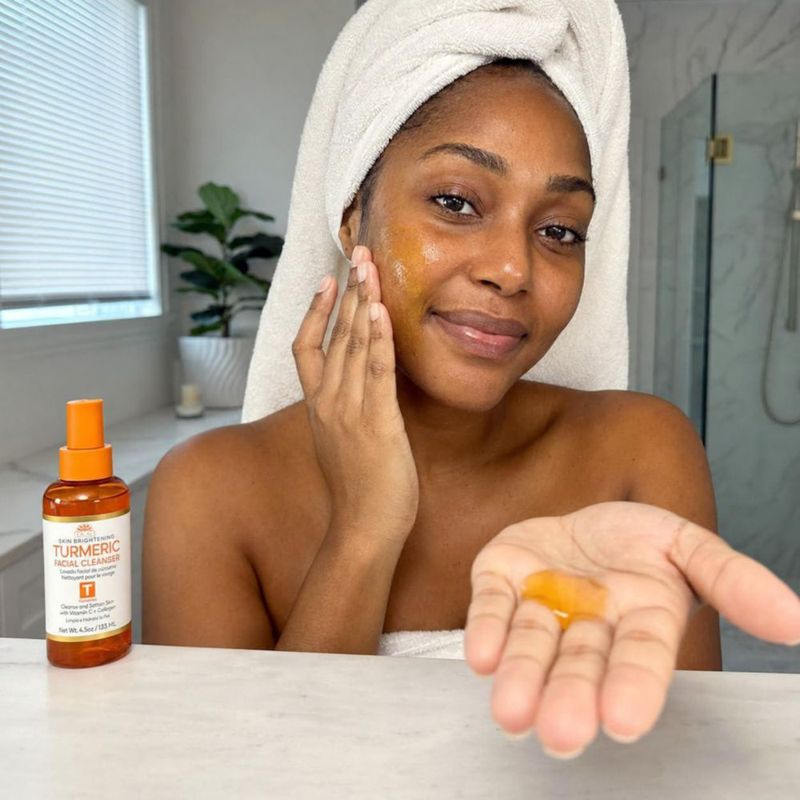 Limpiador facial OKAY 133 ml Cúrcuma y Vitamina C