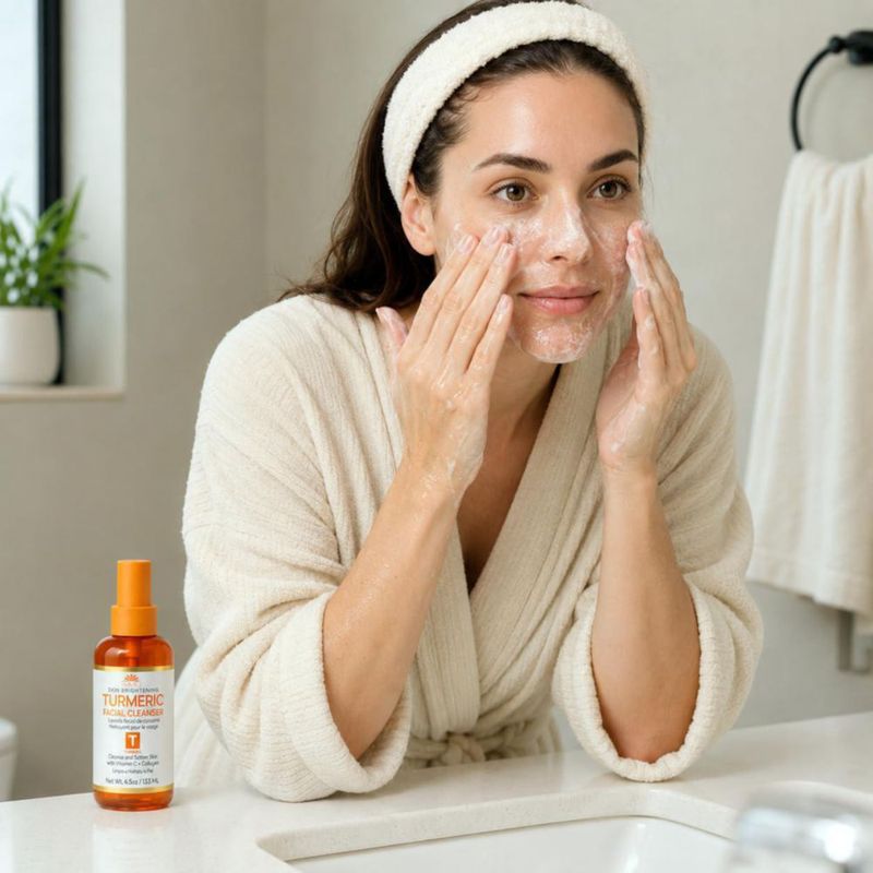 Limpiador facial OKAY 133 ml Cúrcuma y Vitamina C
