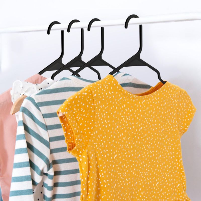 Perchas para ropa Simple Deluxe 50 unidades negras