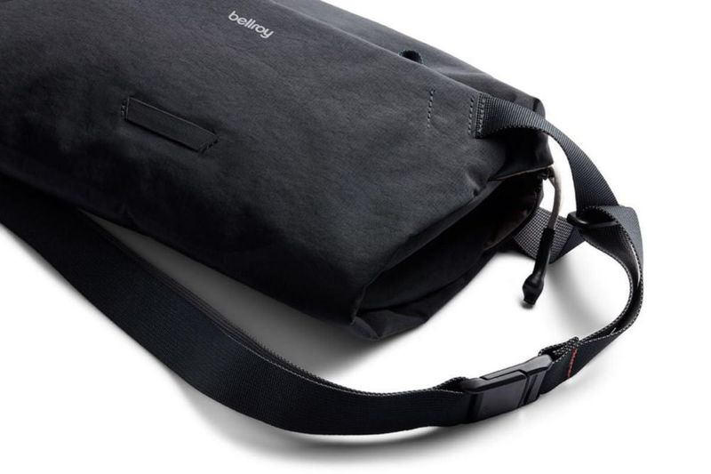 Riñonera Bellroy Lite Sling Negra 20 × 30 × 10 cm