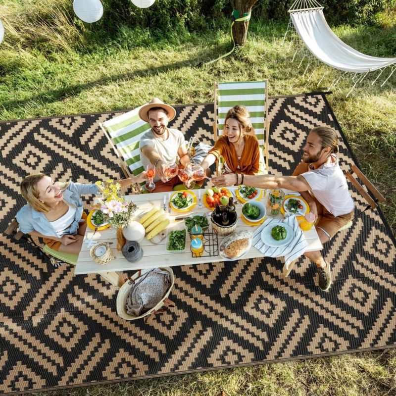 Alfombra Kalafun 152x244 cm Negro Beige para Patio Exterior